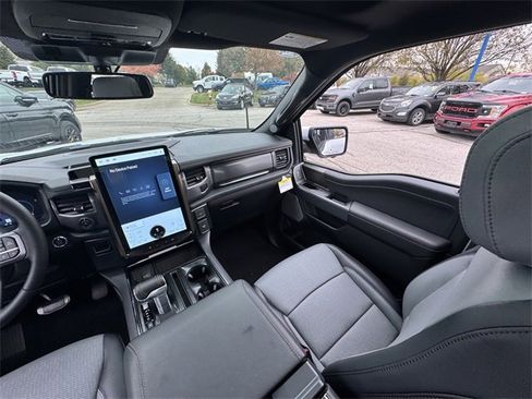 New 2025 Ford F150 Lightning Lariat image 19