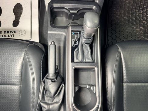 Used 2020 Toyota Tacoma Limited AWD/4WD image 15