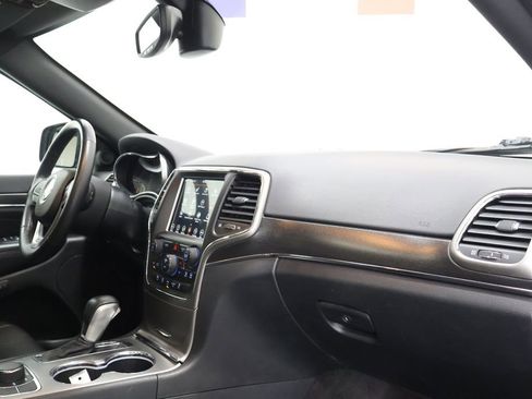 Used 2018 Jeep Grand Cherokee Limited image 23