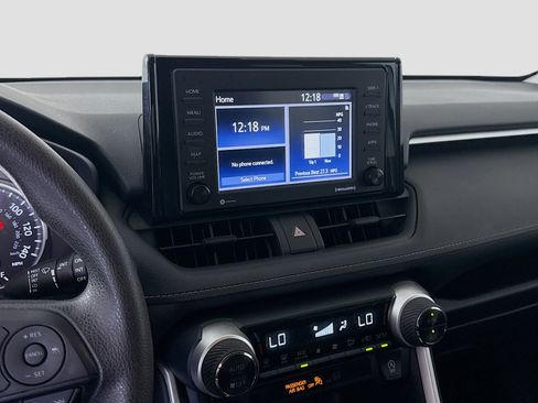 Used 2021 Toyota RAV4 XLE image 18