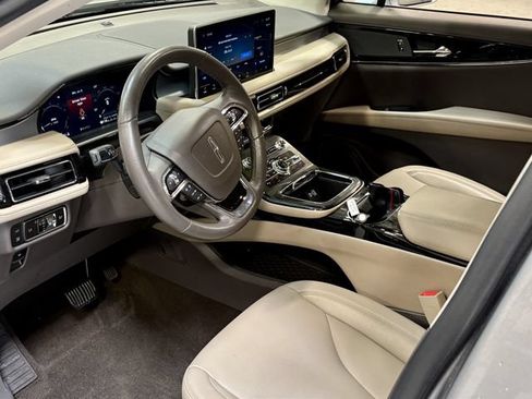 Used 2023 Lincoln Nautilus FWD w/ Premium Package image 3