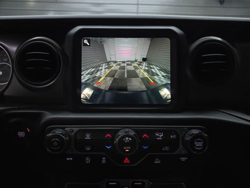 Used 2023 Jeep Gladiator Sport AWD/4WD image 27