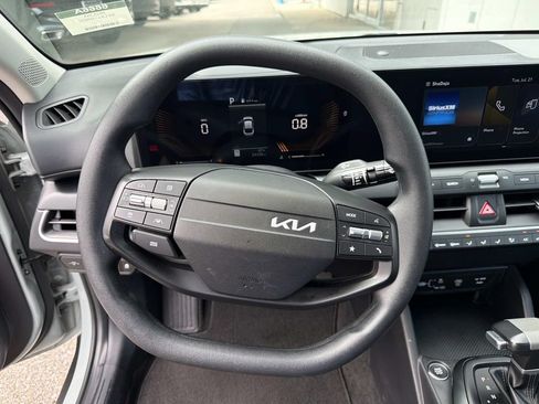 Used 2025 Kia K4 FWD image 21