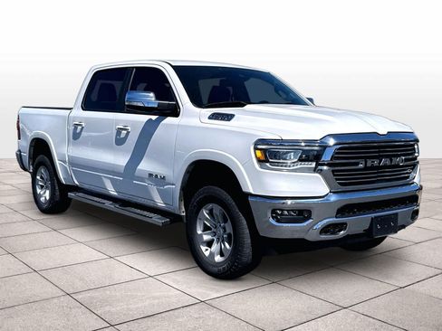 Used 2022 RAM 1500 Laramie AWD/4WD image 3