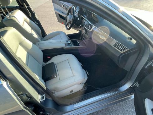 Used 2011 Mercedes-Benz E 350 4MATIC Sedan image 21