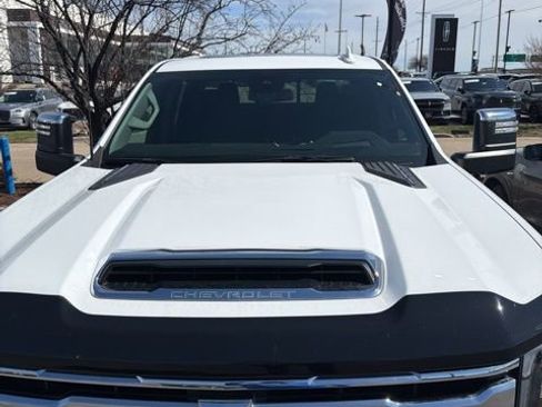 Used 2025 Chevrolet Silverado 3500 LTZ w/ LTZ Convenience Package image 3