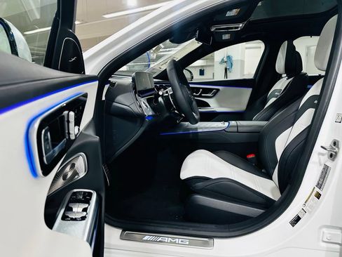 New 2026 Mercedes-Benz E 53 AMG e 4MATIC Sedan image 4