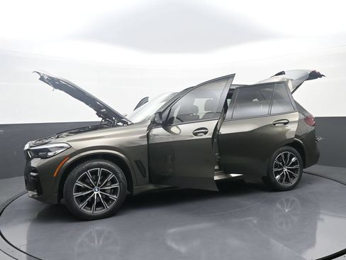 Used 2023 BMW X5 xDrive40i w/ M Sport Package AWD/4WD image 41