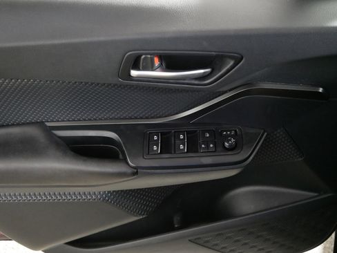 Used 2018 Toyota C-HR XLE FWD image 19