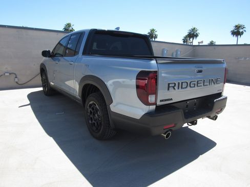 Used 2025 Honda Ridgeline Sport+ image 4