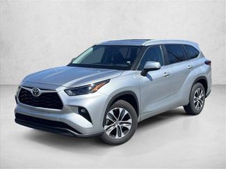 Certified 2025 Toyota Highlander XLE video 1