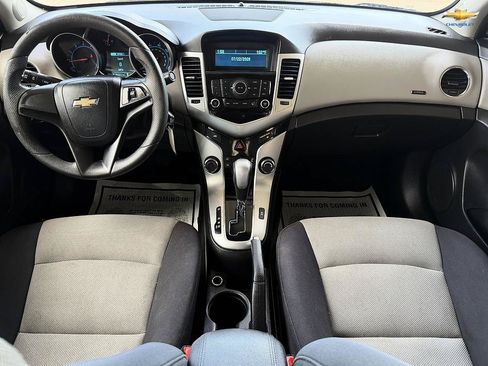 Used 2015 Chevrolet Cruze LS FWD image 9