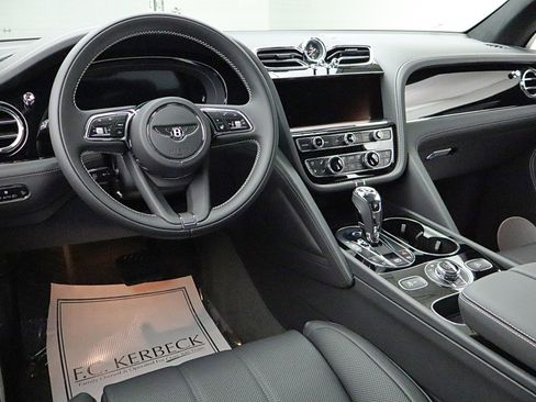 New 2025 Bentley Bentayga image 45