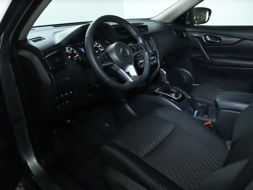 Used 2020 Nissan Rogue SV AWD/4WD image 18