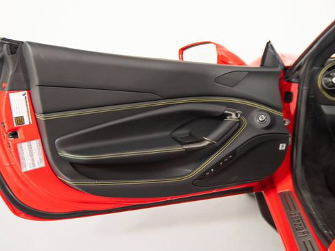 Certified 2022 Ferrari F8 Tributo image 33