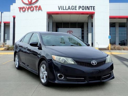 Used 2014 Toyota Camry SE image 3