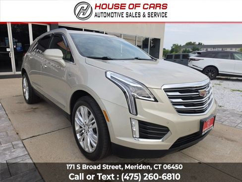 Used 2017 Cadillac XT5 Premium Luxury AWD/4WD image 2