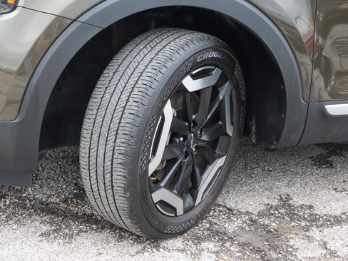 Used 2025 Kia Telluride S FWD image 17