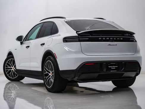Certified 2025 Porsche Macan 4 Electric AWD/4WD image 3