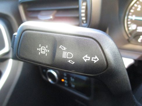 Used 2023 Ford Explorer XLT image 17