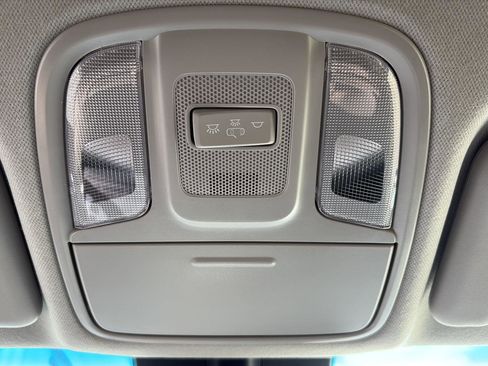 Used 2020 Kia Niro EX FWD image 20