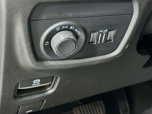 Used 2023 Jeep Grand Cherokee L Laredo AWD/4WD image 17