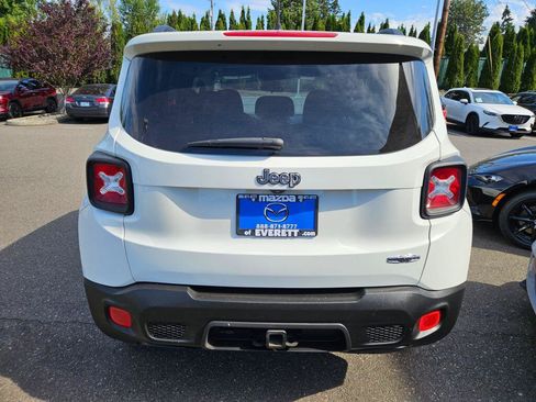 Used 2017 Jeep Renegade Latitude AWD/4WD image 4