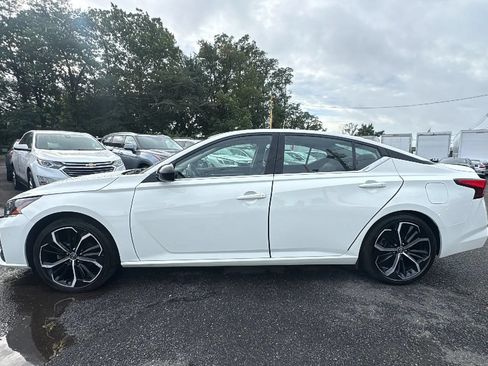 Used 2023 Nissan Altima 2.5 SR FWD image 8
