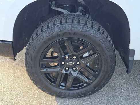 Used 2023 Chevrolet Silverado 1500 Custom Trail Boss image 27