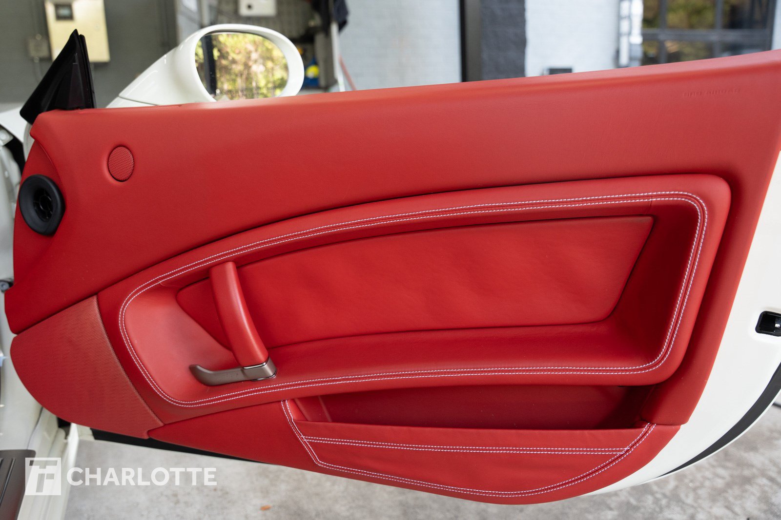 Used 2014 Ferrari California RWD image 33