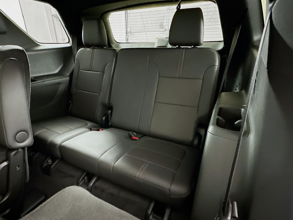 Used 2023 Chevrolet Traverse RS w/ LPO, Floor Liner Package AWD/4WD image 28