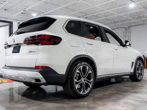 Used 2026 BMW X5 xDrive50e w/ Parking Assistance Package AWD/4WD image 20