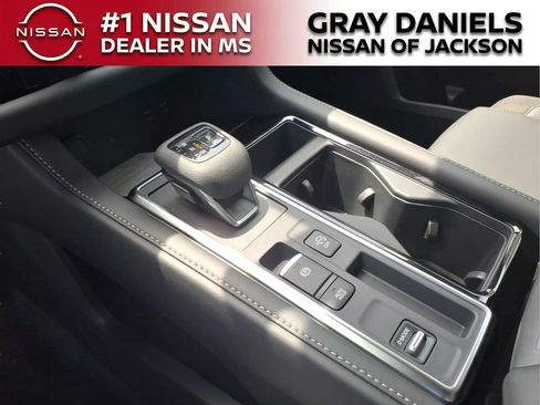 New 2026 Nissan Pathfinder SL FWD image 19