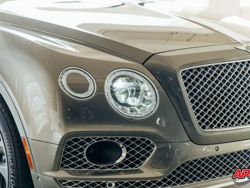 Used 2017 Bentley Bentayga image 53