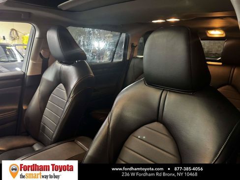 Used 2023 Toyota Highlander XLE AWD/4WD image 18