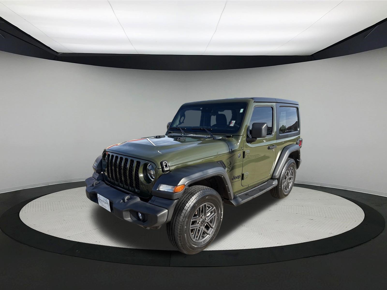 Used 2024 Jeep Wrangler Sport AWD/4WD image 3