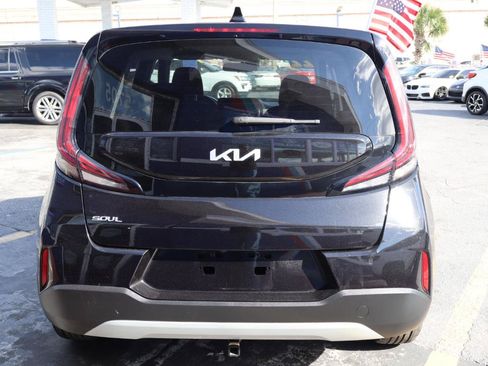 Used 2023 Kia Soul LX FWD image 4