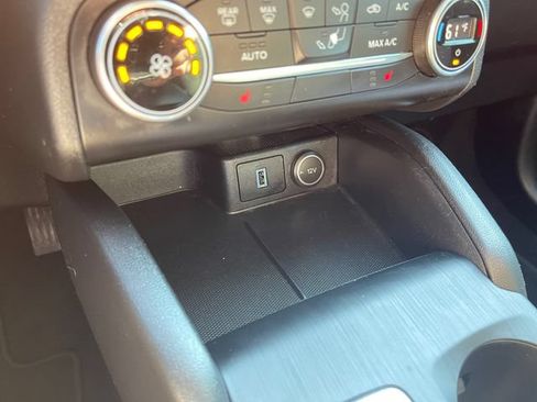 Used 2020 Ford Escape SE FWD image 21