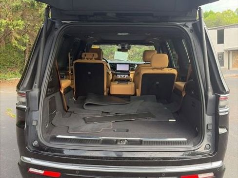 Used 2024 Jeep Grand Wagoneer Series III w/ HD Trailer Tow Package image 28