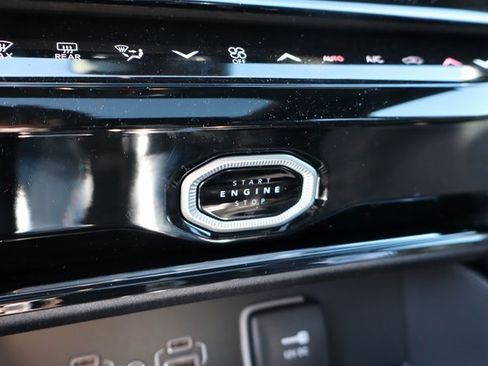 New 2026 Jeep Grand Cherokee Laredo image 16