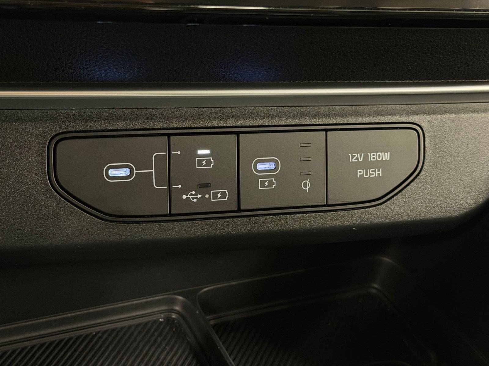 Used 2025 Kia Carnival SX Prestige FWD image 19
