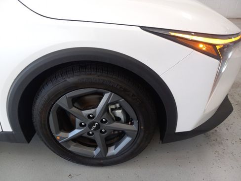 Used 2025 Kia K4 FWD image 3