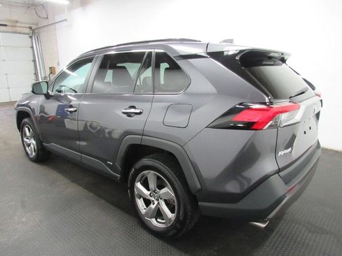 Used 2020 Toyota RAV4 Limited AWD/4WD image 5
