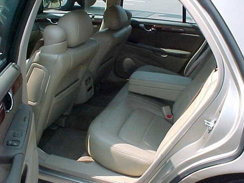 Used 2005 Cadillac De Ville image 12