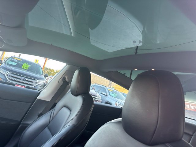 Used 2022 Tesla Model 3 Standard Range RWD image 15