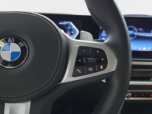 Used 2024 BMW X7 xDrive40i w/ M Sport Package AWD/4WD image 18