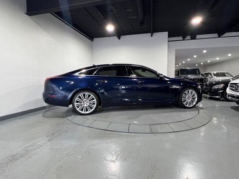 Used 2015 Jaguar XJ L Portfolio RWD image 11