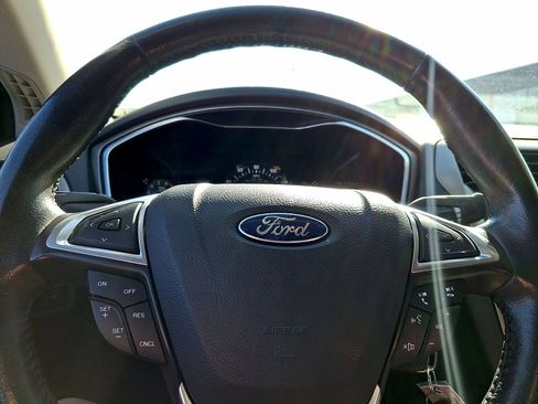 Used 2016 Ford Fusion SE w/ Equipment Group 202A FWD image 16