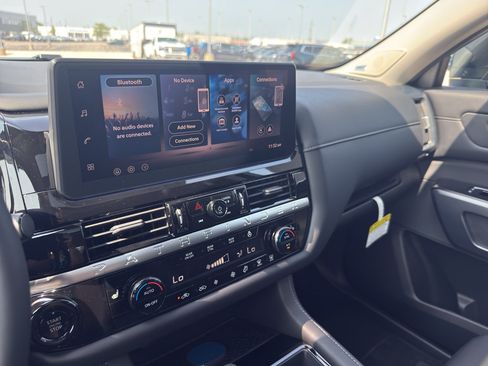New 2026 Nissan Pathfinder SL AWD/4WD image 21