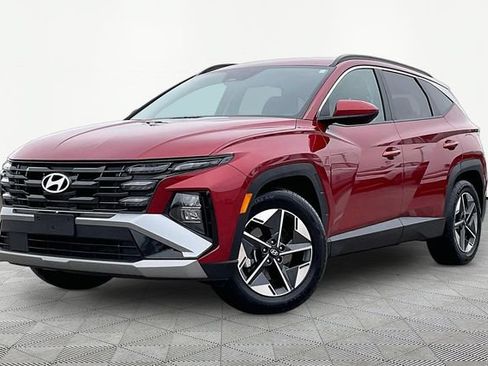 Certified 2025 Hyundai Tucson SEL FWD image 2